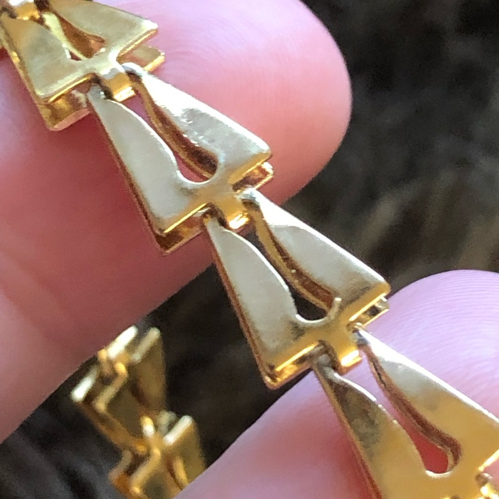 Fancy gold plated open triangle link bracelet - Picture 5 of 8